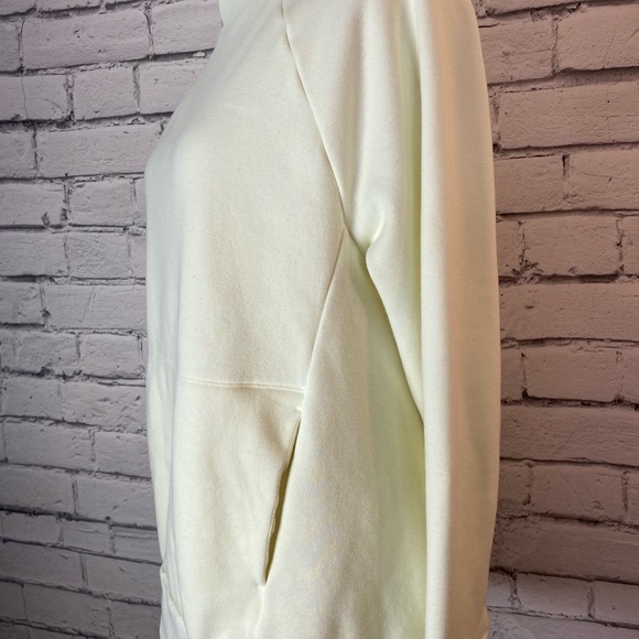 Fabletics Womens Modern Cream Fleece Pullover Sweatshirt Thumb Holes Size Medium - Picture 10 of 12